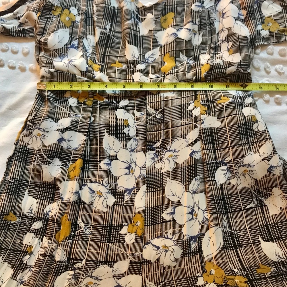 Papaya Wide-Leg Romper - Picture 5 of 7